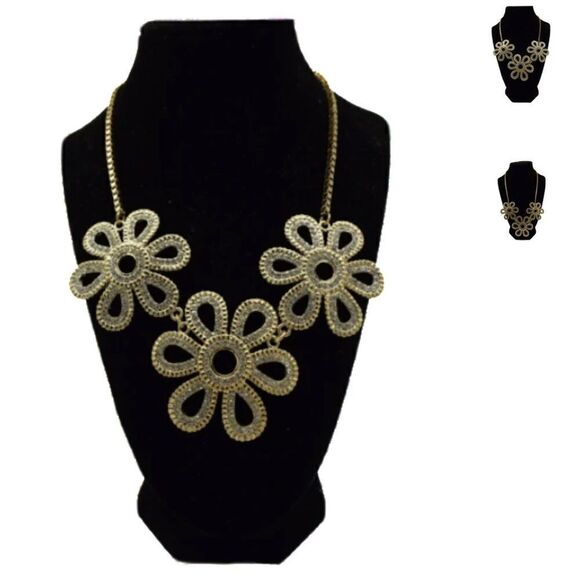 Flower statement necklace   - Picture 1 of 3
